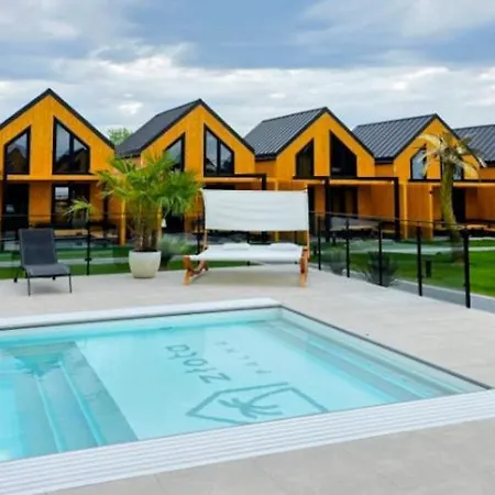 Comfortable Home, Pool, Sauna, Jacuzzi بيت للعطل *