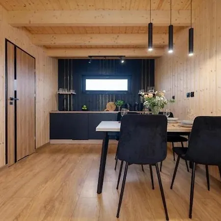 Comfortable Home, Pool, Sauna, Jacuzzi